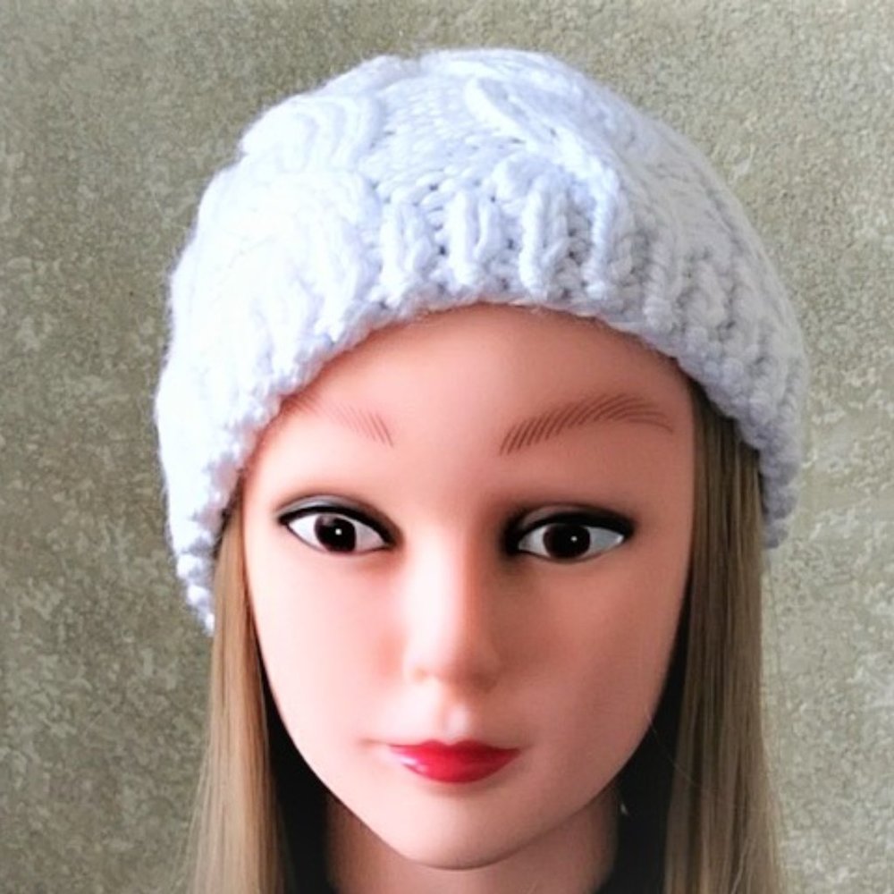 Cable knit Chunky Beanie Hat Handmade NEW